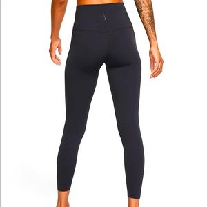 Nike Dri fit Black yoga legging  (ankle length)